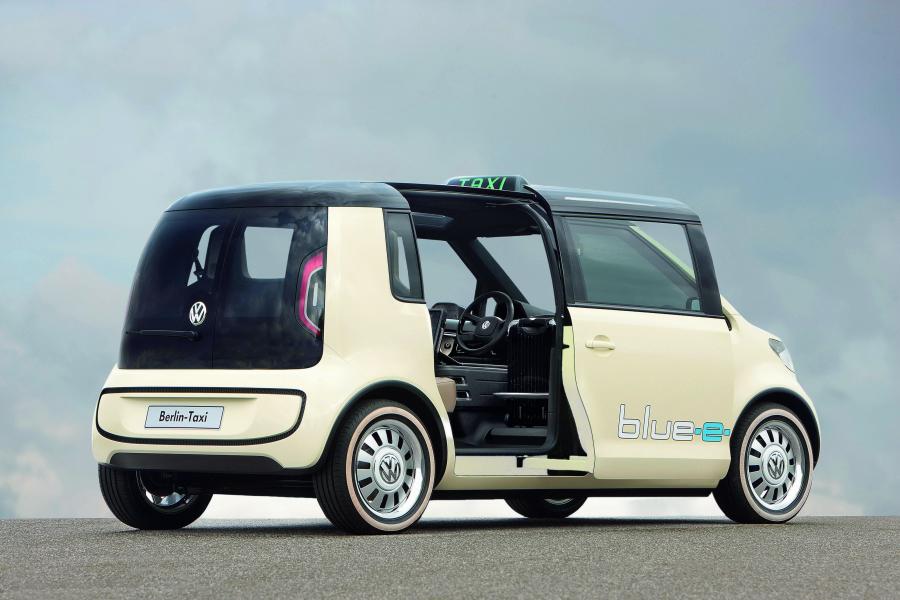  Volkswagen Berlin Taxi 2010 года  (фото 2 из 11)